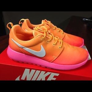 Nike Roshe Run Atomic